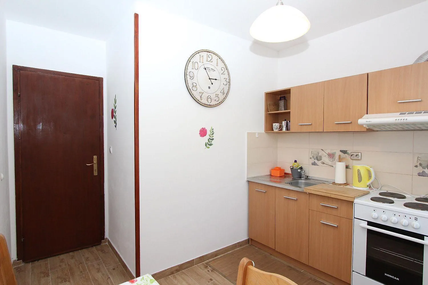Lichtdurchflutetes Apartment Nur 300 Meter Zum Strand Mit Balkon, Privatparkplatz Rovinj