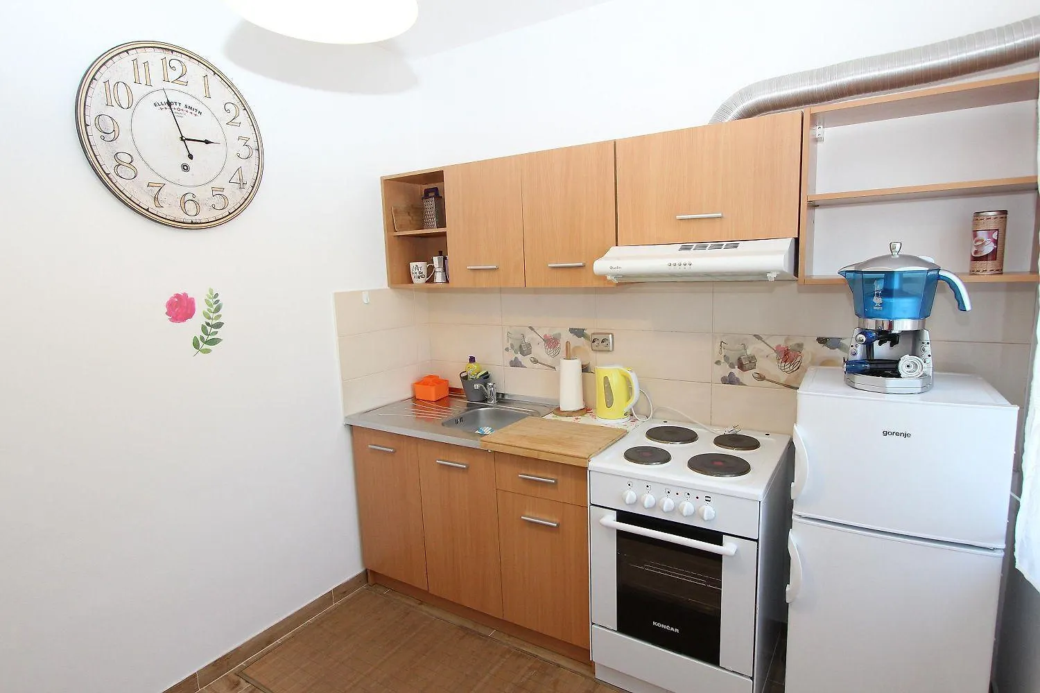 Lichtdurchflutetes Apartment Nur 300 Meter Zum Strand Mit Balkon, Privatparkplatz Rovinj