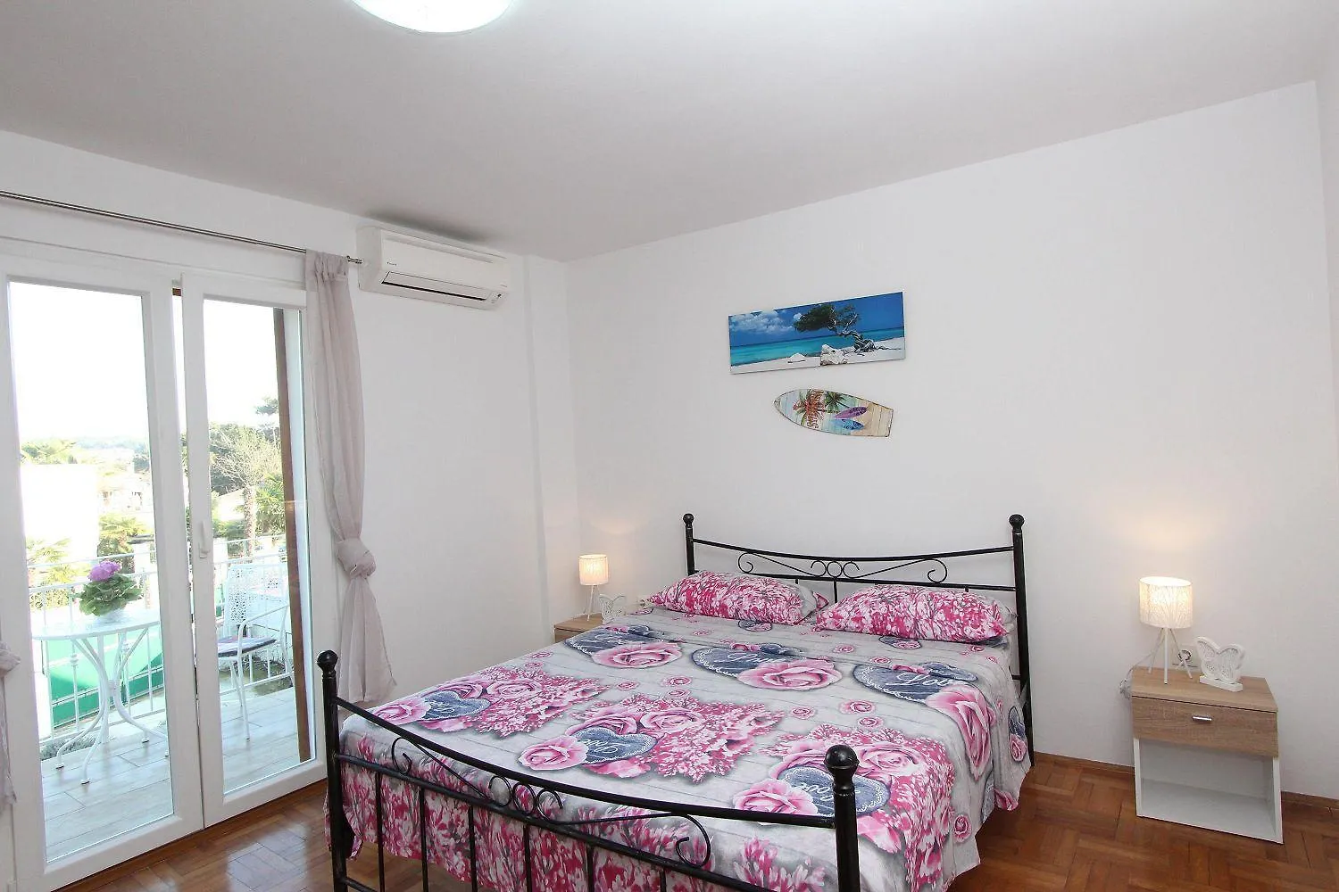 Lichtdurchflutetes Apartment Nur 300 Meter Zum Strand Mit Balkon, Privatparkplatz Rovinj