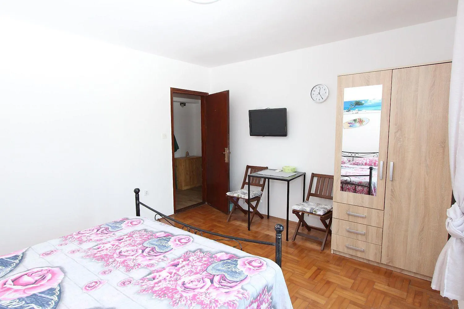 Lichtdurchflutetes Apartment Nur 300 Meter Zum Strand Mit Balkon, Privatparkplatz Rovinj 0*,  Croatia