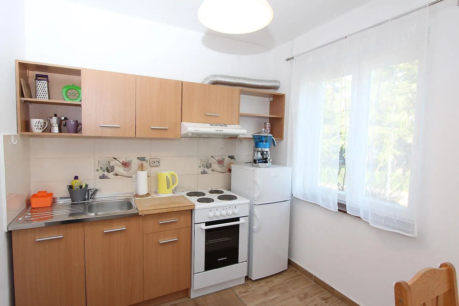 Lichtdurchflutetes Apartment Nur 300 Meter Zum Strand Mit Balkon, Privatparkplatz Rovinj
