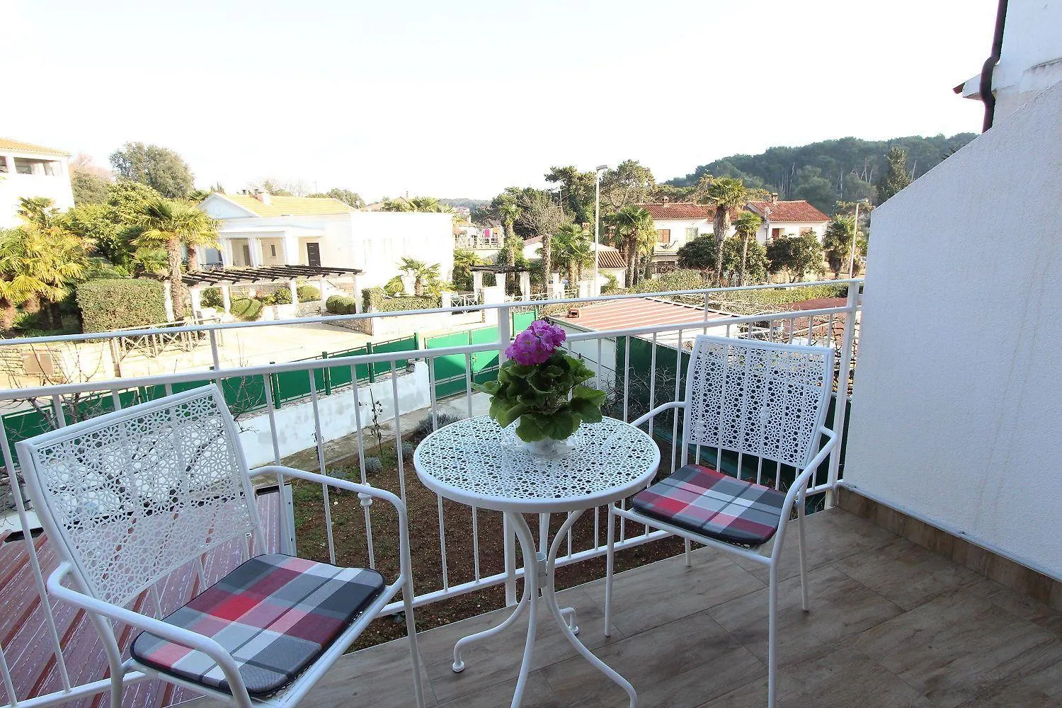 Lichtdurchflutetes Apartment Nur 300 Meter Zum Strand Mit Balkon, Privatparkplatz Rovinj