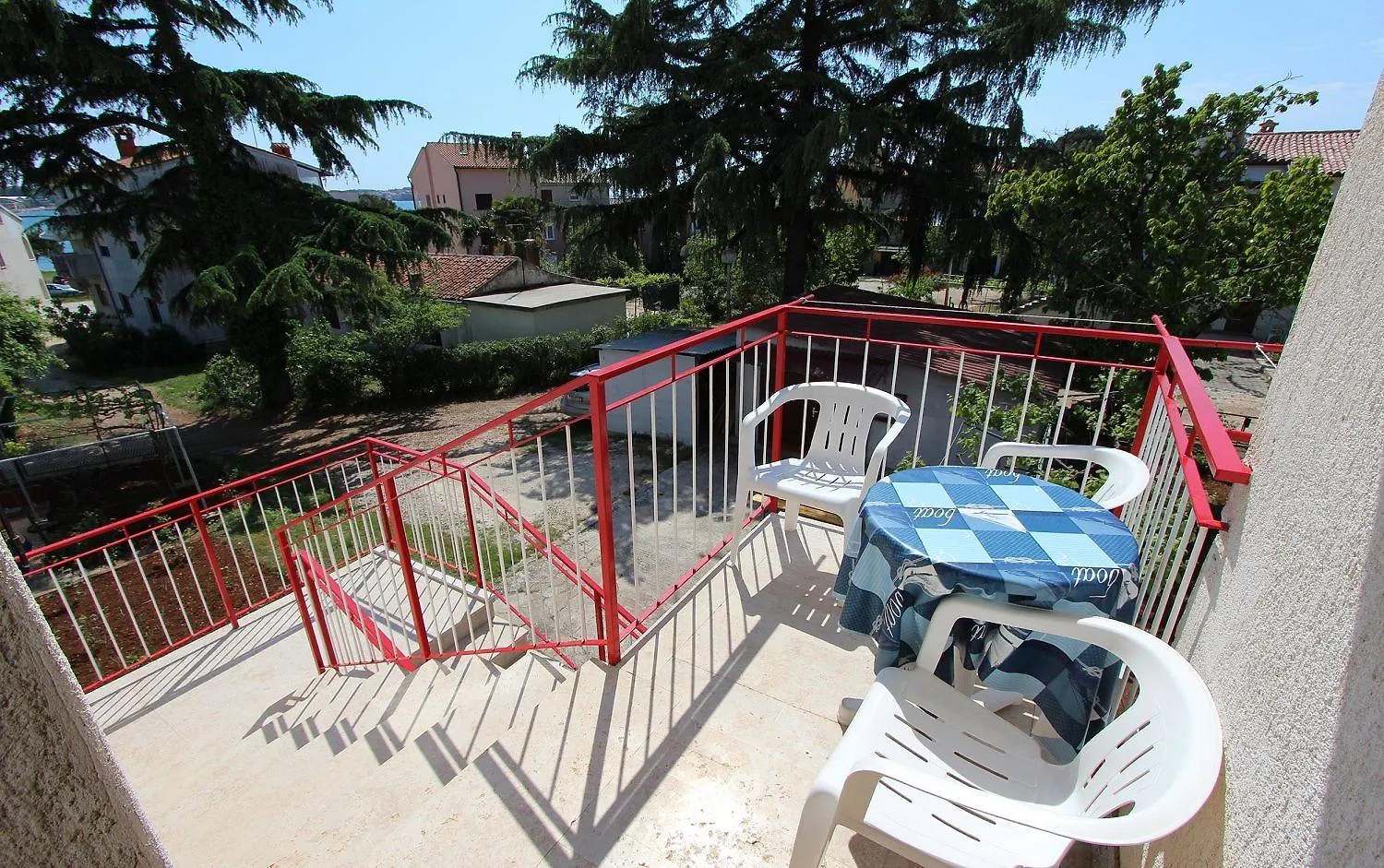 Lichtdurchflutetes Apartment Nur 300 Meter Zum Strand Mit Balkon, Privatparkplatz Rovinj